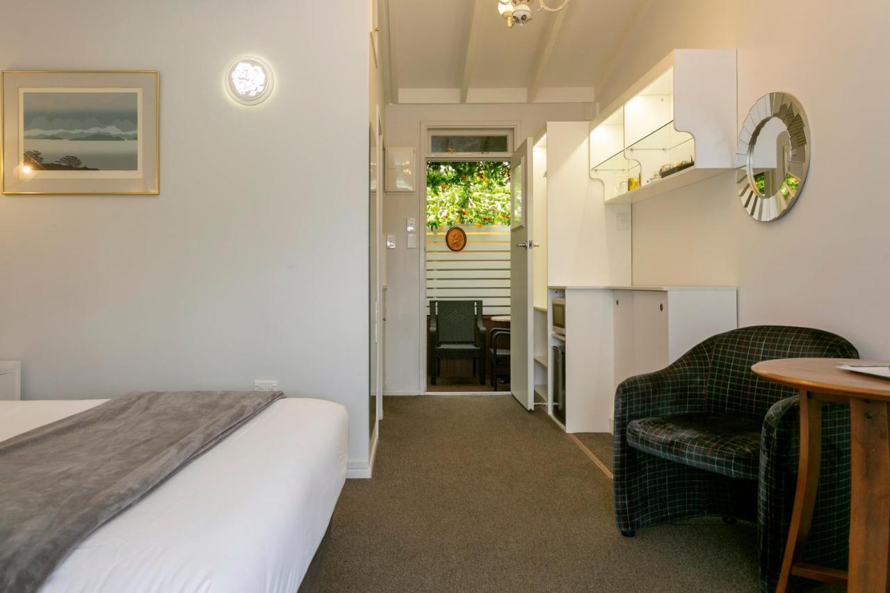 Vu Thermal Lodge - Adults Only Motel Taupo Exterior photo